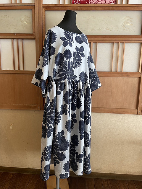 黄色いバスのイメージ