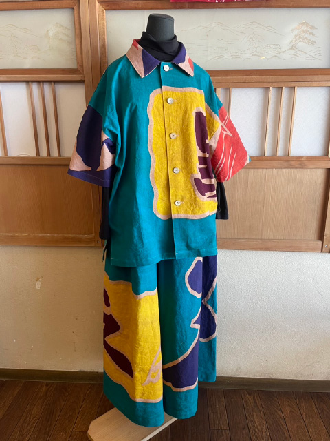 黄色いバスのイメージ2