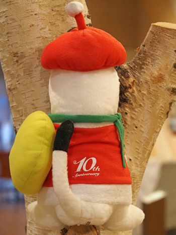 Photo of Christmas version stuffed Okomin mascot 背面